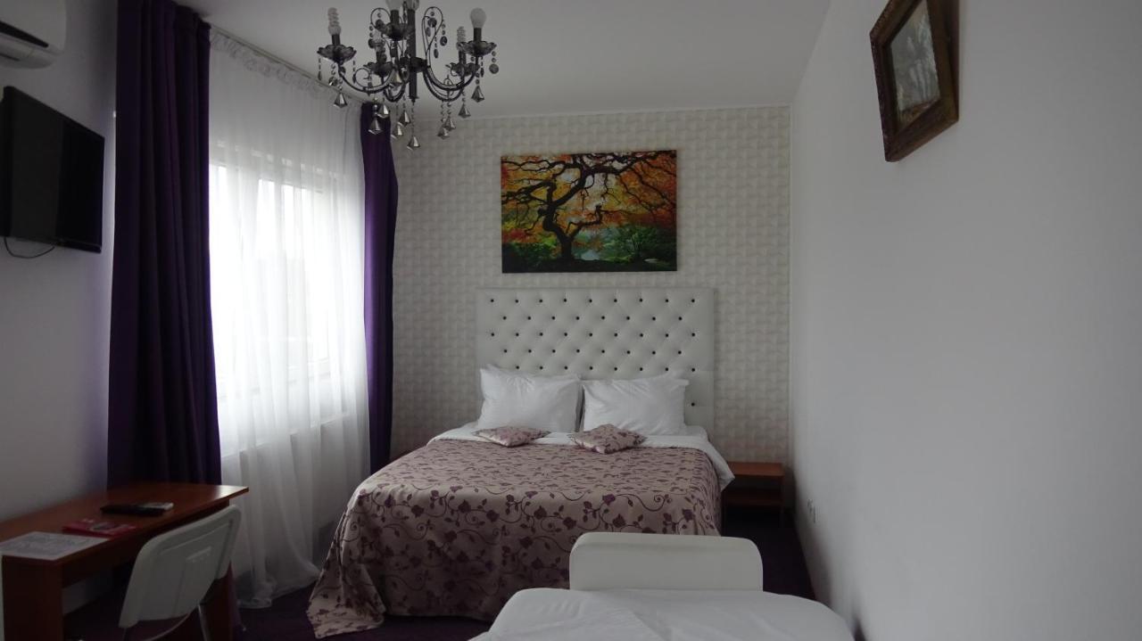 Iris Boutique Therme & Bucharest Otopeni Airport Bagian luar foto