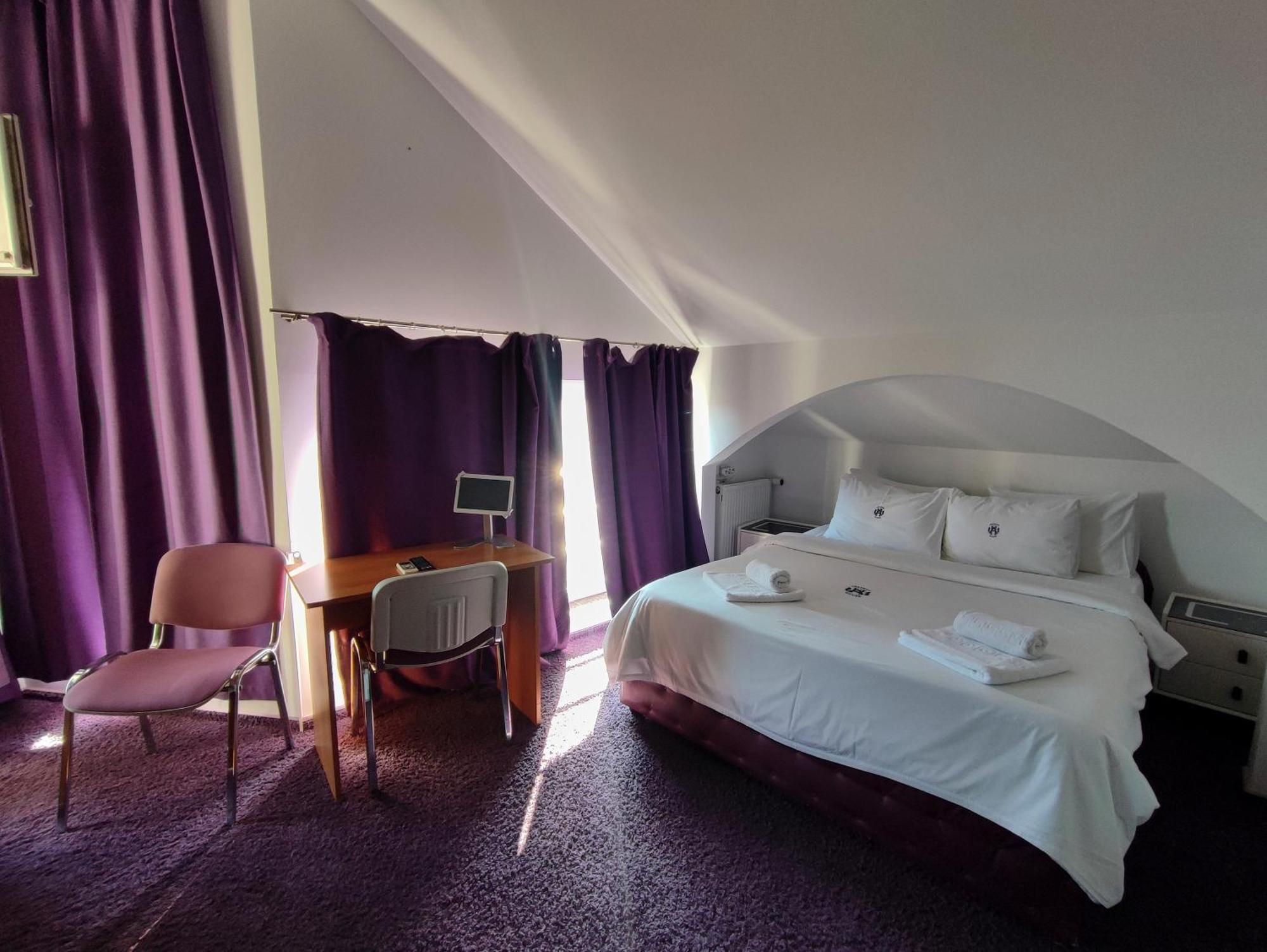 Iris Boutique Therme & Bucharest Otopeni Airport Bagian luar foto