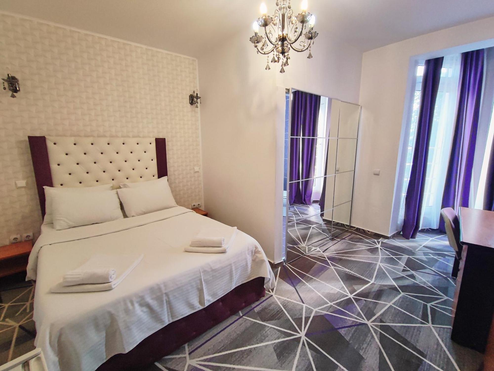 Iris Boutique Therme & Bucharest Otopeni Airport Bagian luar foto