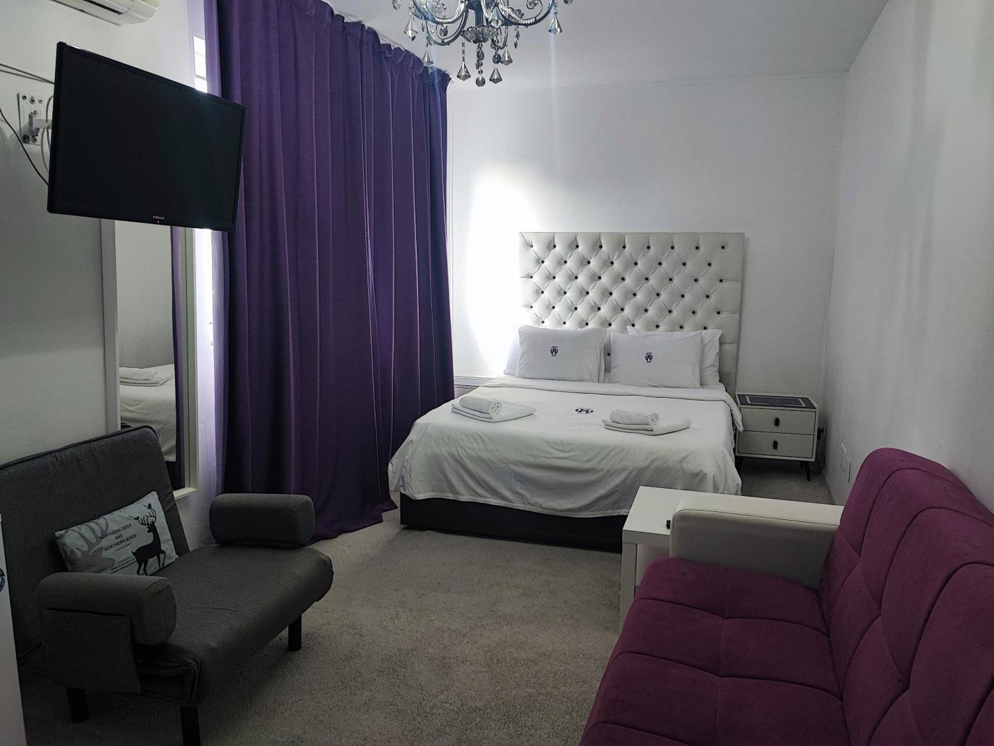 Iris Boutique Therme & Bucharest Otopeni Airport Bagian luar foto