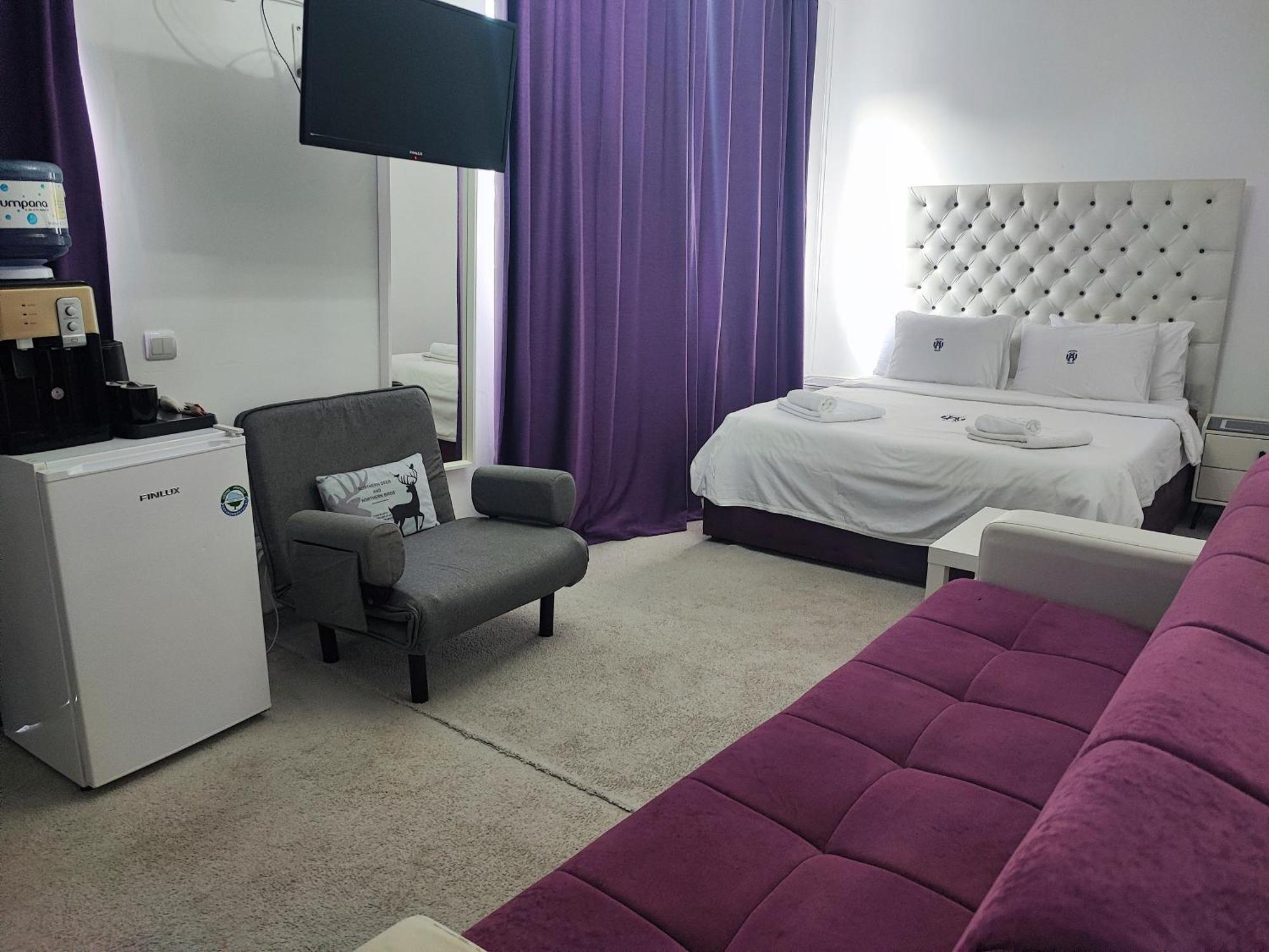 Iris Boutique Therme & Bucharest Otopeni Airport Bagian luar foto