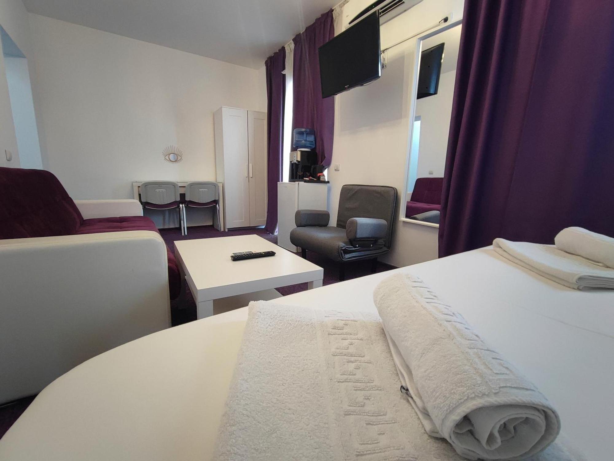 Iris Boutique Therme & Bucharest Otopeni Airport Bagian luar foto