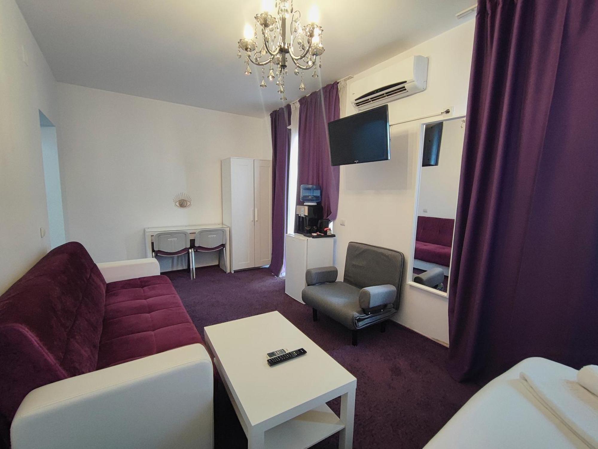 Iris Boutique Therme & Bucharest Otopeni Airport Bagian luar foto