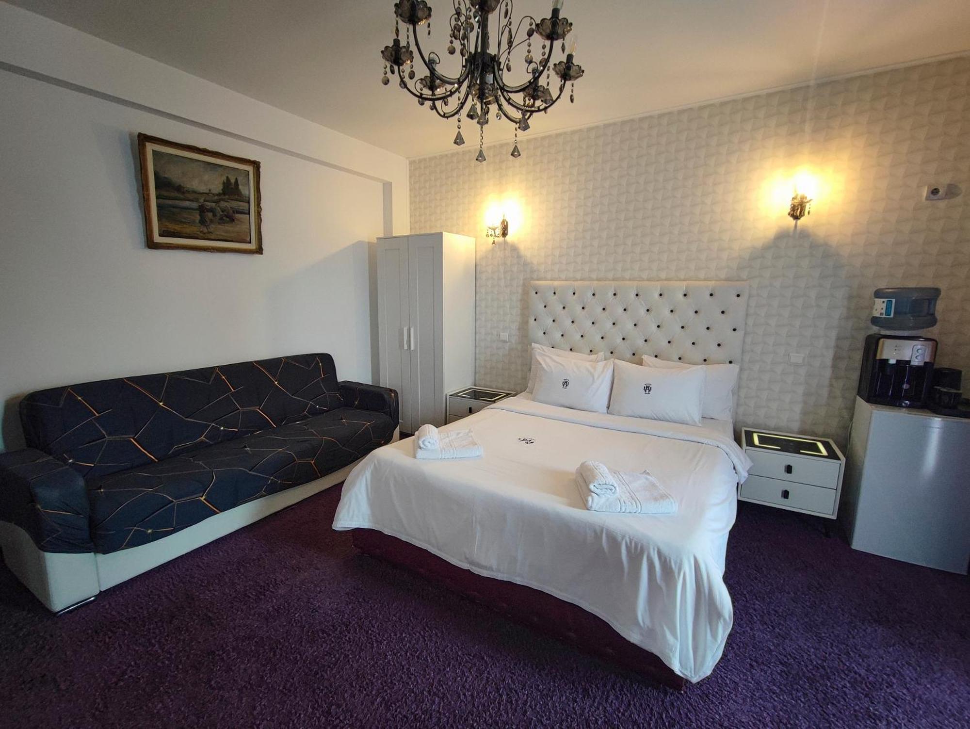 Iris Boutique Therme & Bucharest Otopeni Airport Bagian luar foto