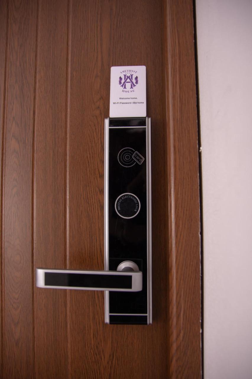 Iris Boutique Therme & Bucharest Otopeni Airport Bagian luar foto