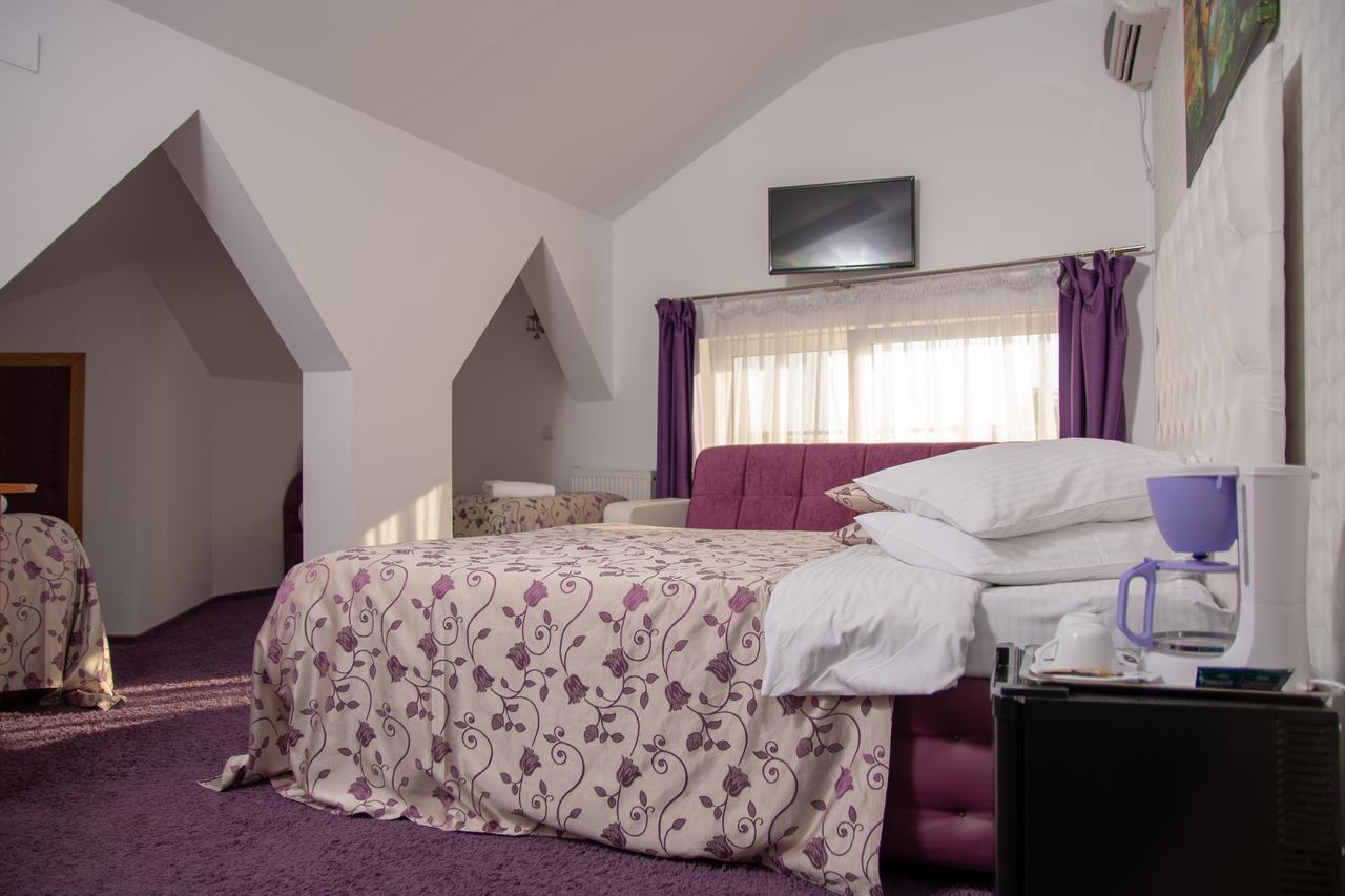 Iris Boutique Therme & Bucharest Otopeni Airport Bagian luar foto