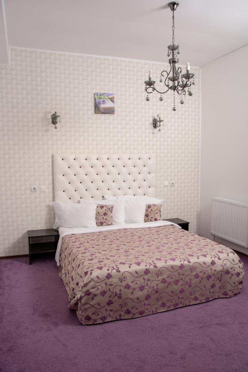 Iris Boutique Therme & Bucharest Otopeni Airport Bagian luar foto