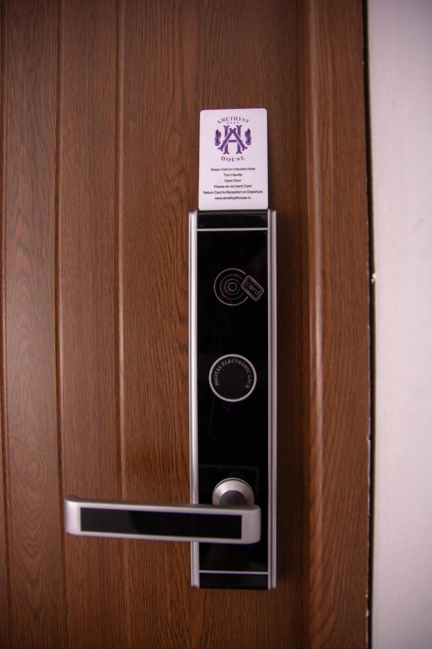 Iris Boutique Therme & Bucharest Otopeni Airport Bagian luar foto