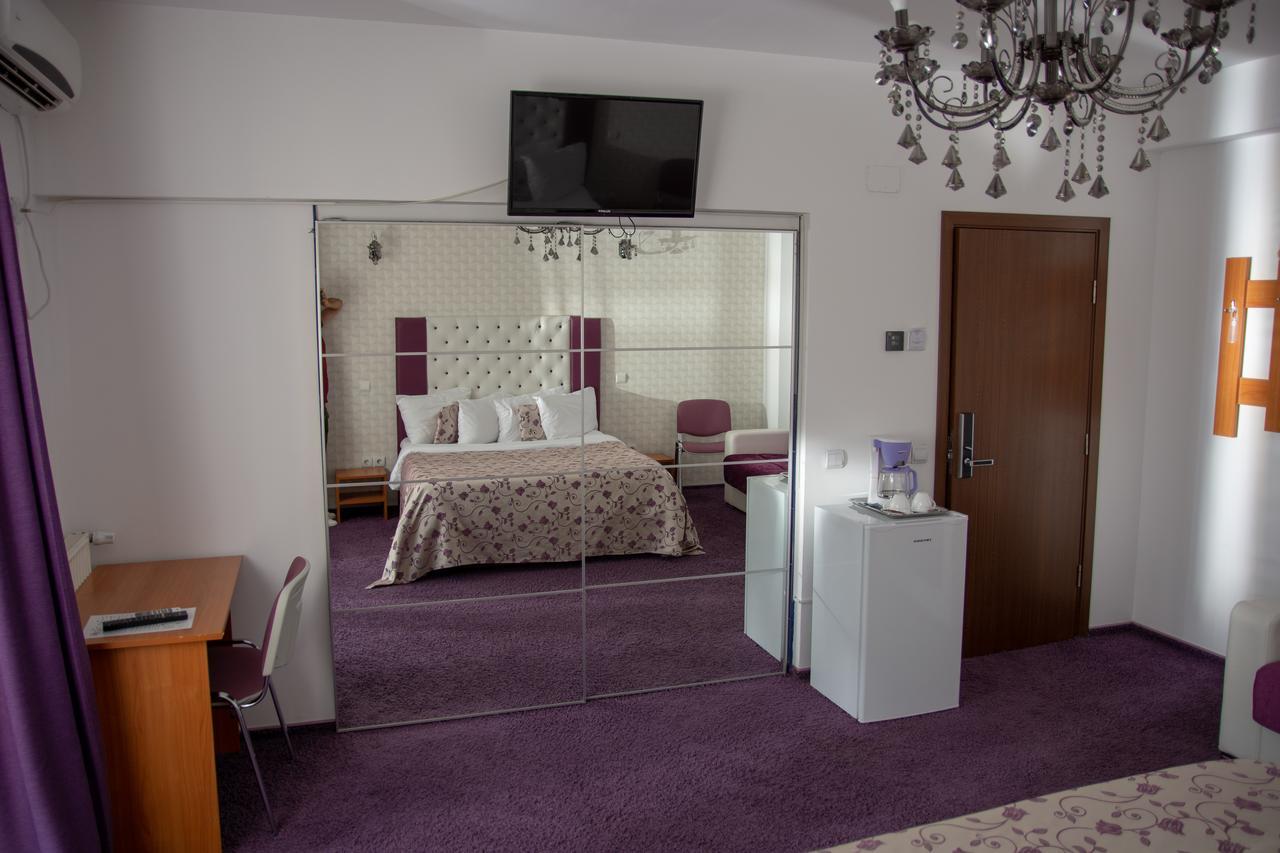 Iris Boutique Therme & Bucharest Otopeni Airport Bagian luar foto