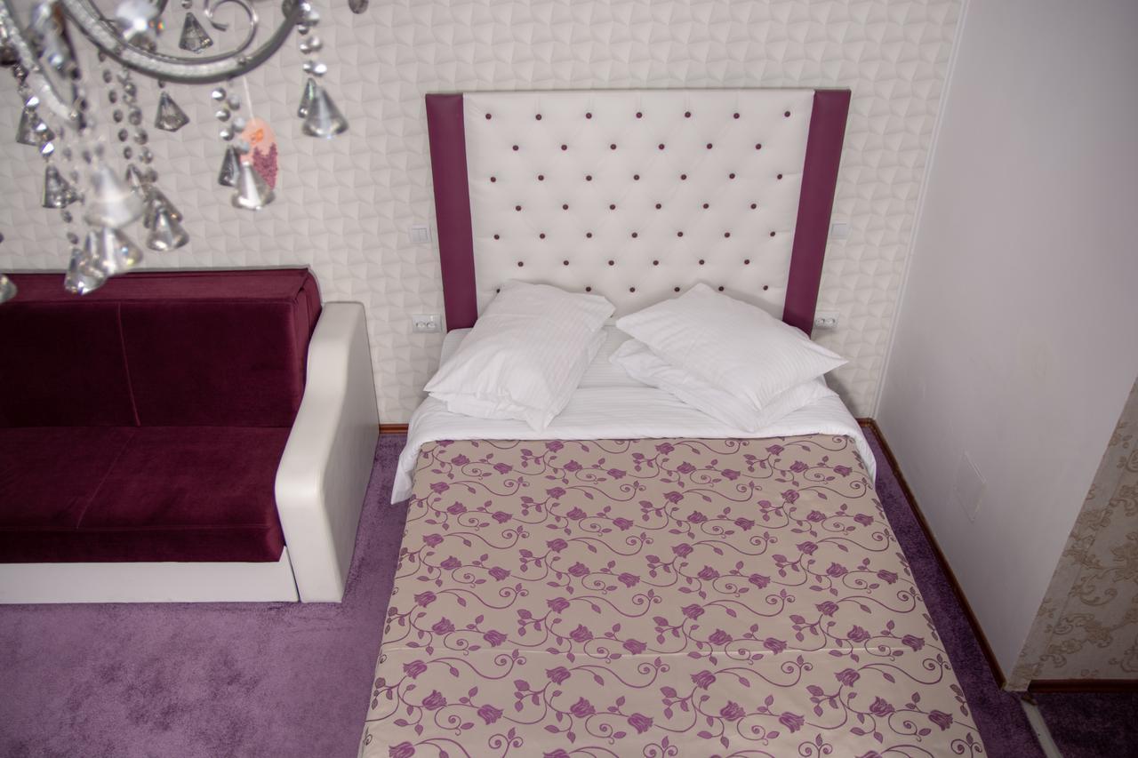 Iris Boutique Therme & Bucharest Otopeni Airport Bagian luar foto