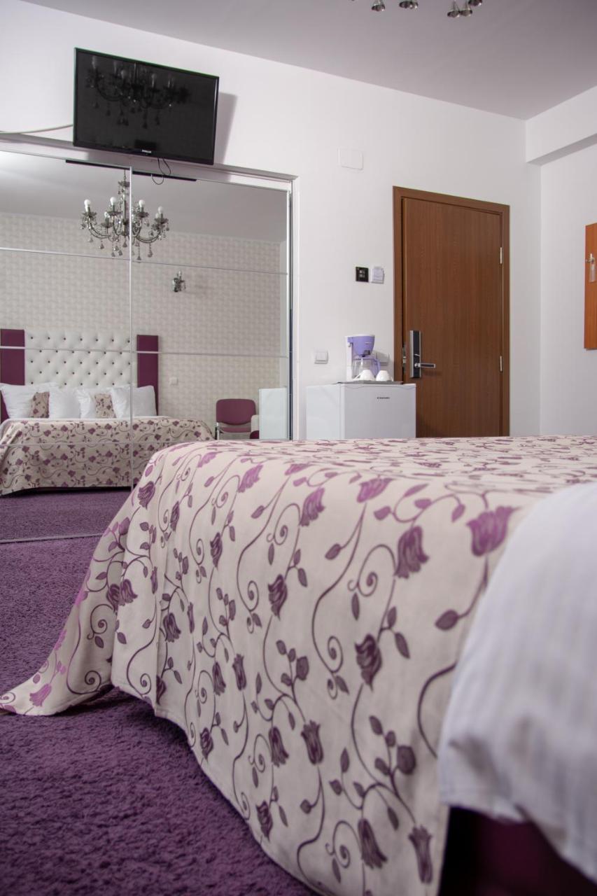 Iris Boutique Therme & Bucharest Otopeni Airport Bagian luar foto