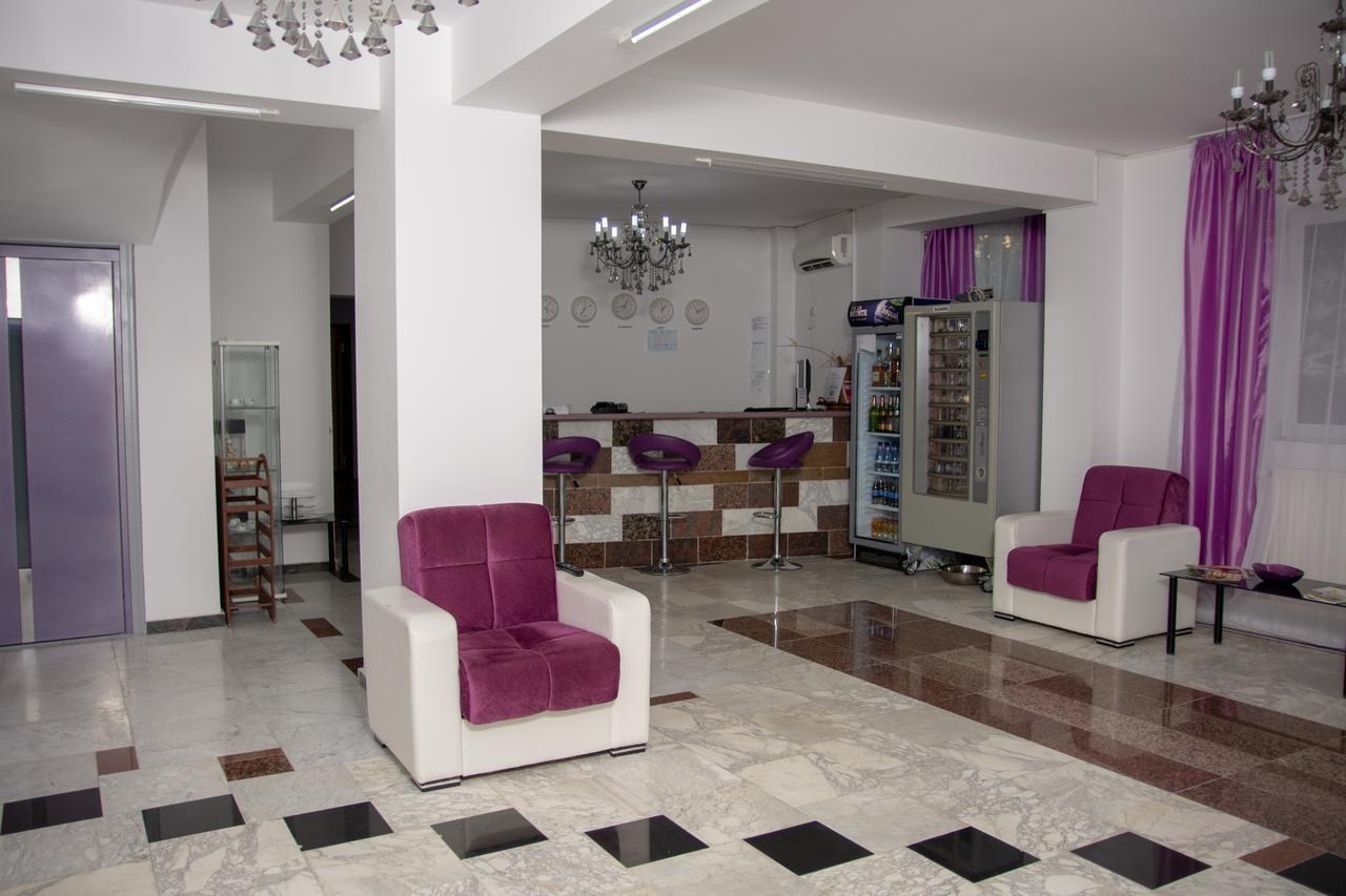 Iris Boutique Therme & Bucharest Otopeni Airport Bagian luar foto