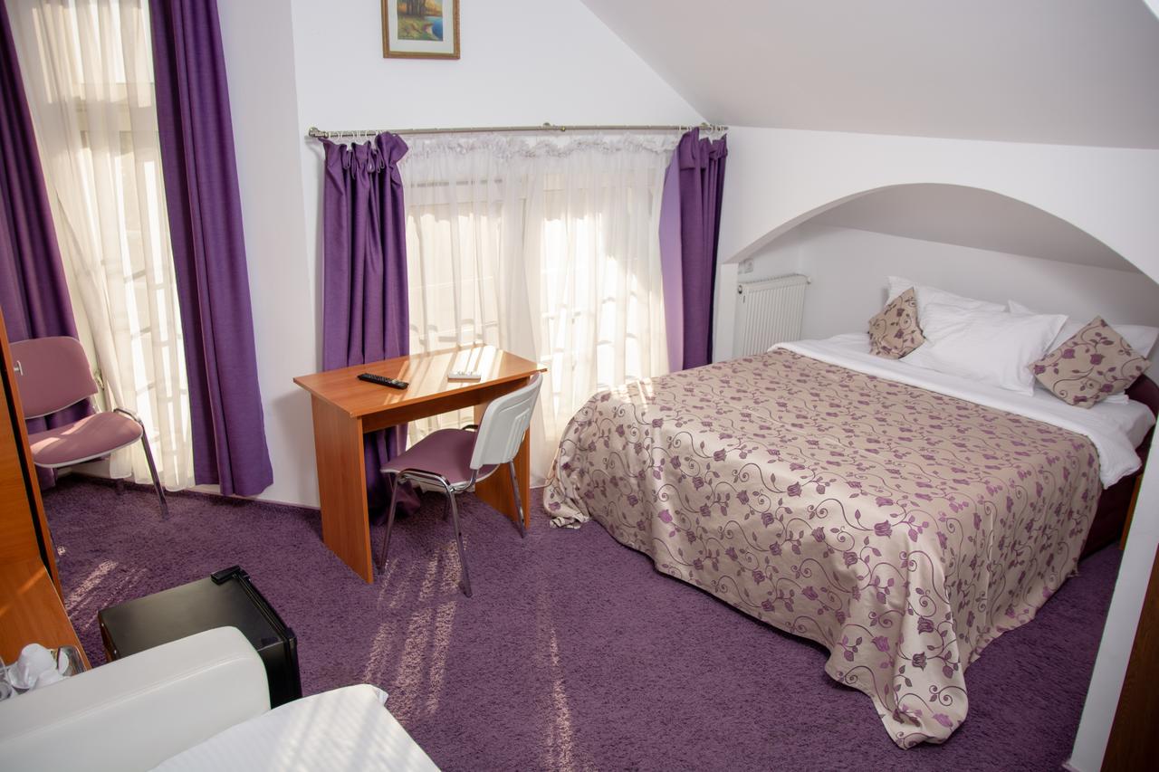 Iris Boutique Therme & Bucharest Otopeni Airport Bagian luar foto