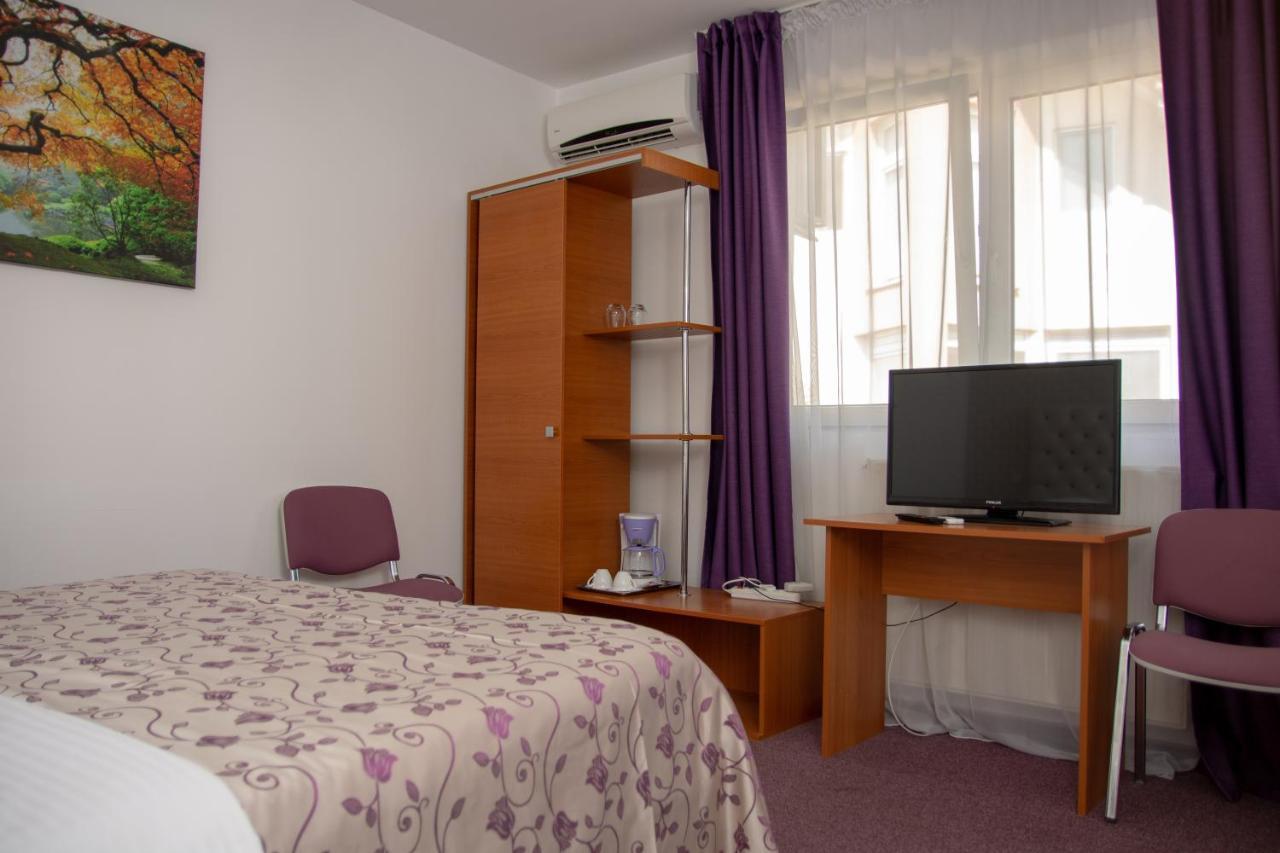 Iris Boutique Therme & Bucharest Otopeni Airport Bagian luar foto